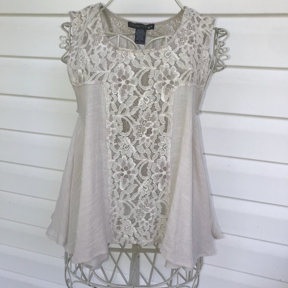 Sleeveless lace top small - Picture 1 of 4
